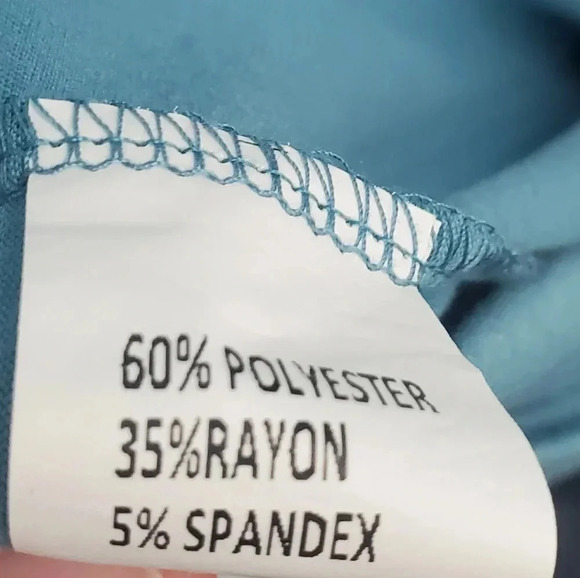 NEW V-Neck Top - Picture 3 of 10